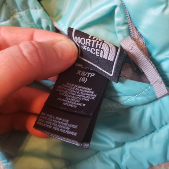 Girls North Face Coat - Picture 4 of 4